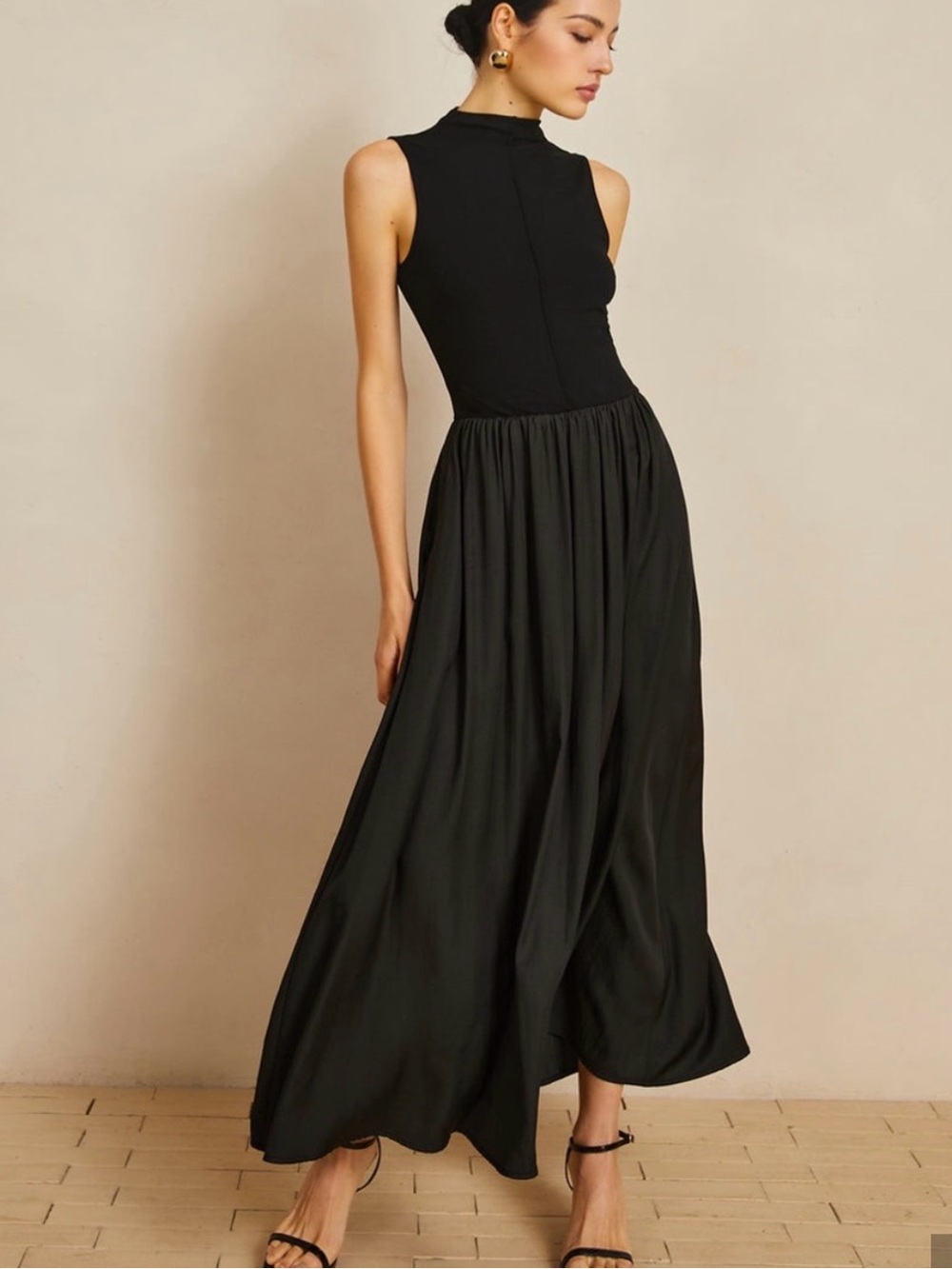 Commense Black Sleeveless Maxi Skirt with Flowing A-Line